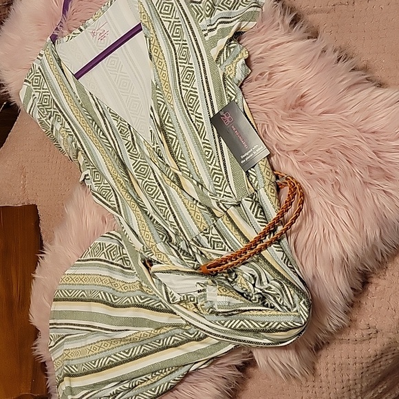 No Boundaries size XXL (19) Bohemian Romper with high low green and white - Picture 2 of 6